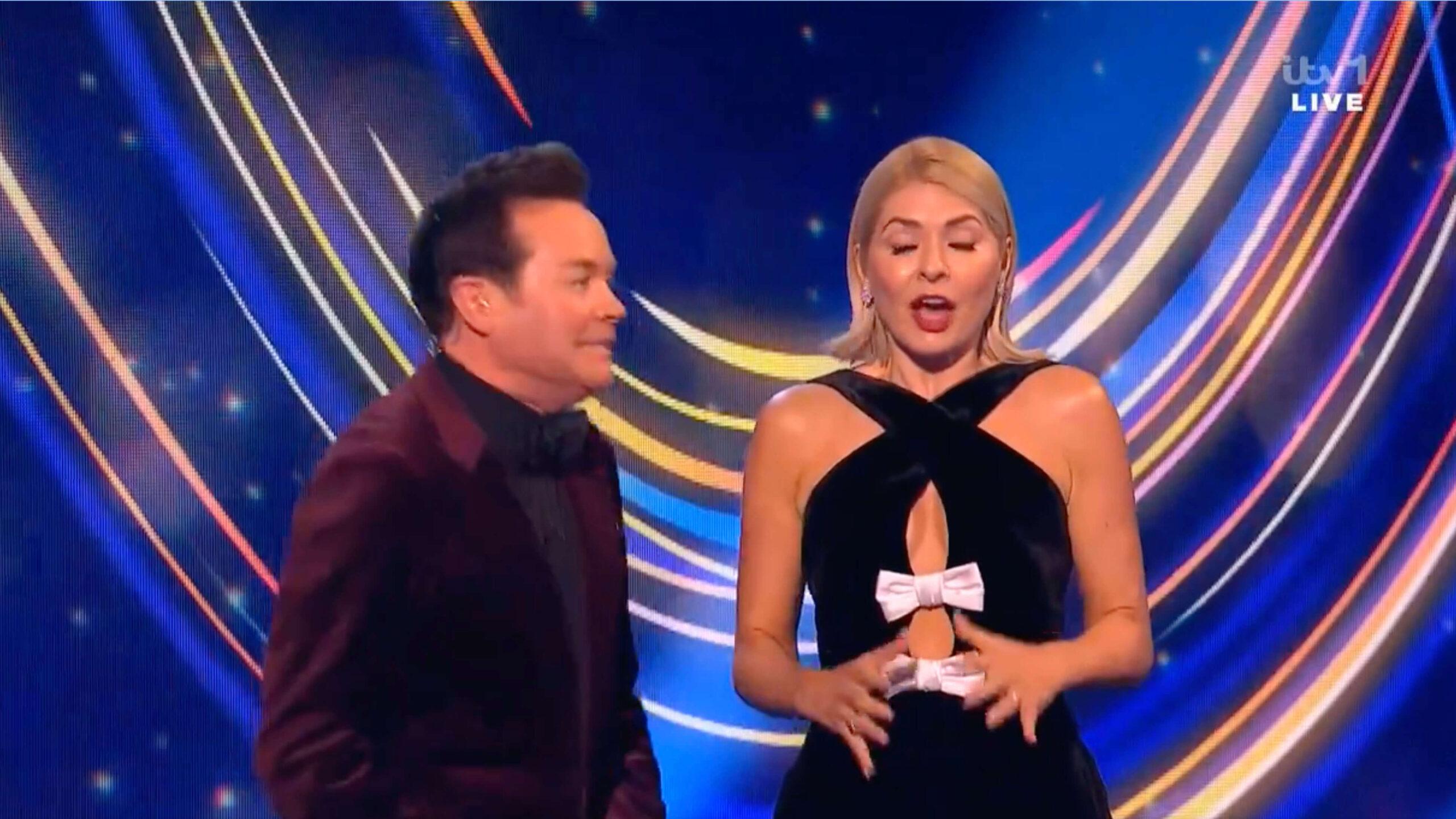 Stephen Mulhern startles Holly Willhoughby, Dancing on Ice.